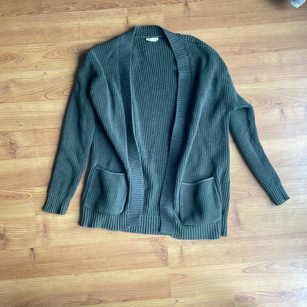 a.n.a new approach cardigan 
Color: olive green 
Size:Xs